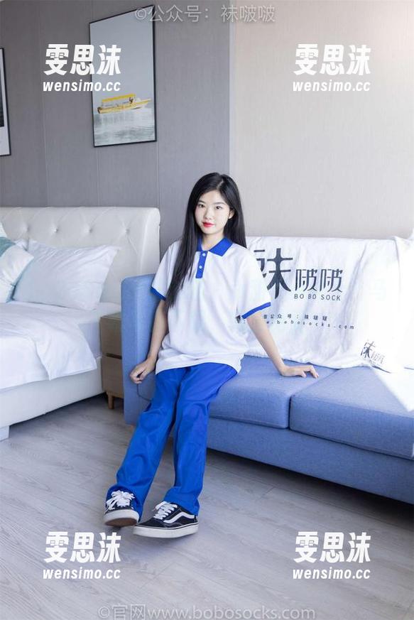 BoBoSocks袜啵啵-小甜豆 BoBoSocks袜啵啵 - 小甜豆小贴士:马丁靴写真下载,完全免费!