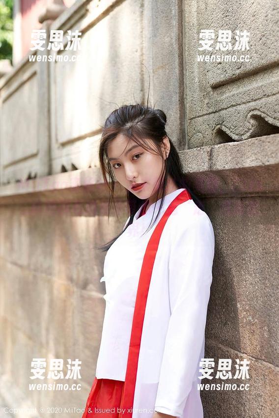 MiiTao蜜桃社 - 从未见过的美脚，Cris_卓娅祺私拍资源带你一起‘走’进新世界！
