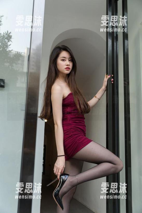 Sia不吃鱼 微密圈 - Sia不吃鱼带来的福利,蕾丝裙肉丝图片,让你心跳加速!