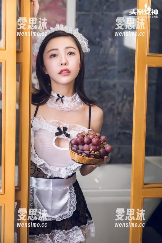 TouTiao头条女神 - 走进杨曼妮的高跟鞋高清世界，分享那些精准到脚趾的时尚瞬间！