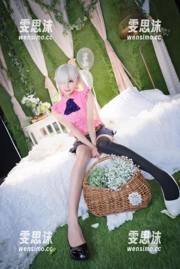 kitaro绮太郎 kitaro绮太郎带你游泳池定制写真:最美的泡泡和心情下沉