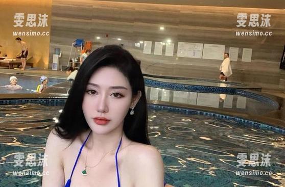 微密圈 - 在线一探不爱笑的赛琳的私有浪漫，作品里的气氛，让我怀疑自己是不是在做梦。