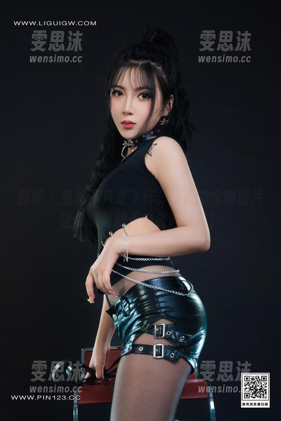 丽柜-凌凌 丽柜 - 空姐不只是飞行,凌凌的定制图片让你想要把天空放进口袋!