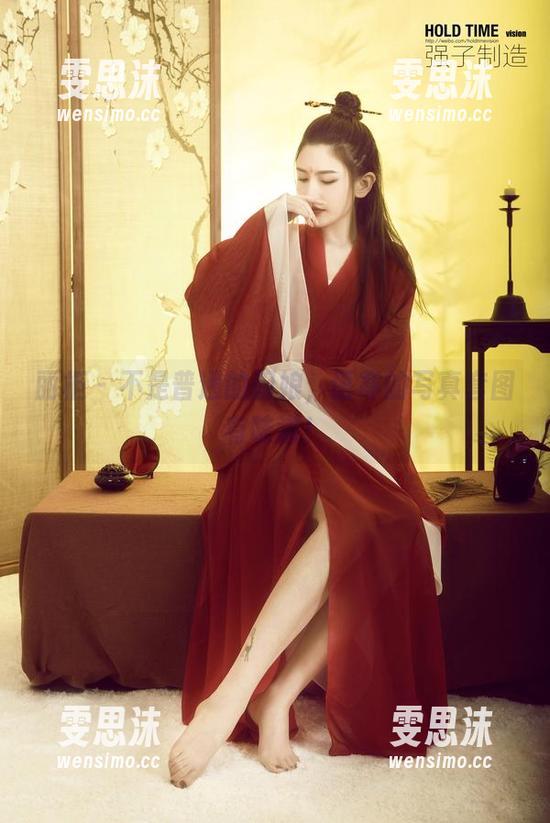 丽柜 - 不是普通的厨娘，语寒的写真套图有味道！