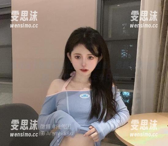 倦倦喵带你看女孩们的最新图库，保持低调的风格，就像偷得浮生半日闲。