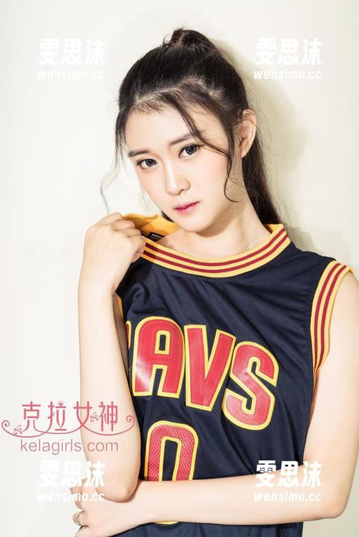 克拉女神 - 依娜丝女王图集：分享她如何用优雅打败一切！