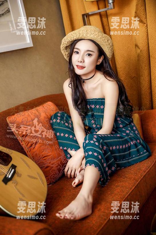 头条女神-易阳 头条女神 - 易阳的可爱私拍:原图绽放少女心的秘密花园