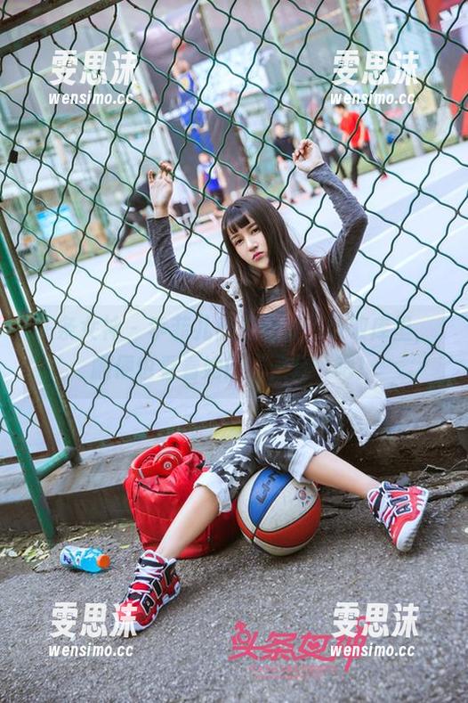头条女神 - 李菲儿私拍合集：致敬库里，顺便也看看她的‘三分’吧！