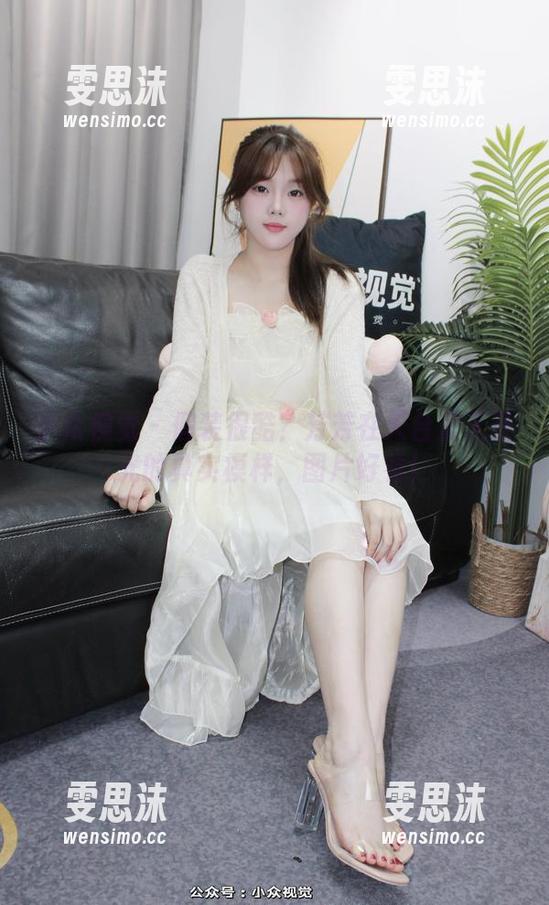 小众视觉 - 假装很酷？芳芳在天台里无圣光的真实模样，图片好看！