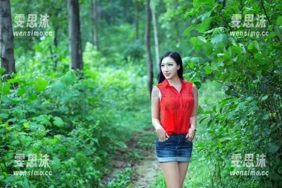 推女郎-杨伊 推女郎 - 杨伊修女写真集:精选那些悄然绽放的柔情与锋利
