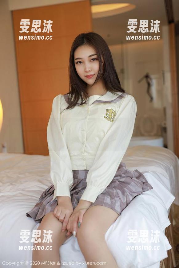 模范学院 - 一起来在线围观！黄乐然的少女美图太绝了！