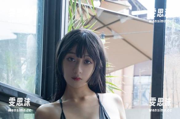 深水区的诱惑：一组令人沉迷的浅安安浴室高清壁纸