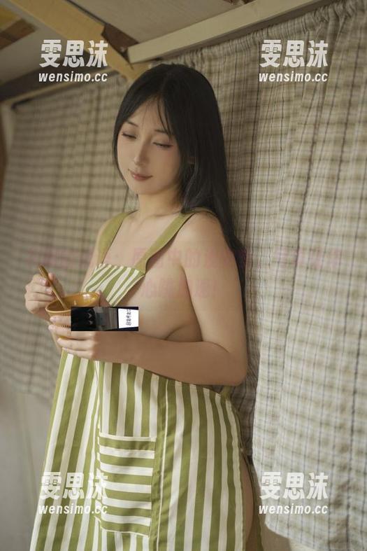 礼服的低语：原图中的浅安安，写真让你心跳加速！