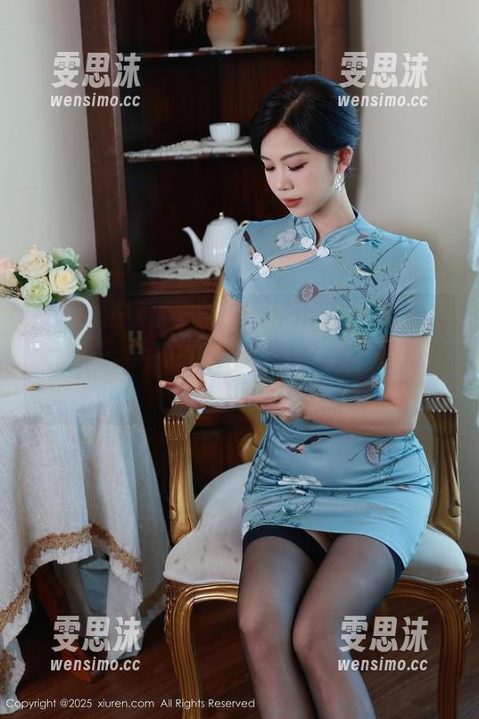 秀人网 - 在线看Suki_baby自拍：她的大头照竟然还藏着几分俏皮，图片简单却又引人注目！