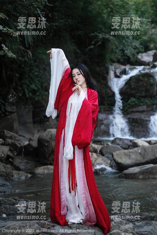 秀人网 - 李雅柔182CM日常合集：从网盘里偷偷摸摸下载的那些瞬间！