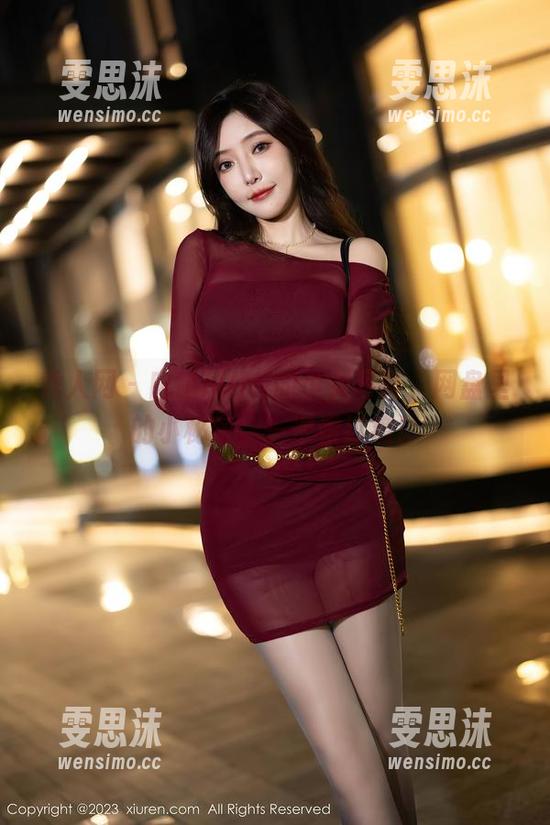 秀人网 - 肉晴MINI的少女写真，网盘里的小秘密，一次看过瘾！