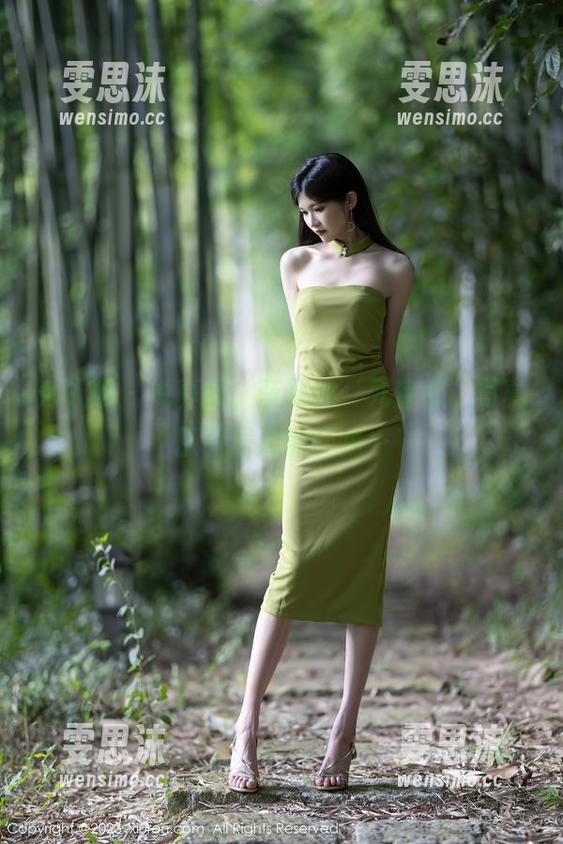 秀人网 - 说真的，蓝夏的‘死库水’写真原图居然能让我…