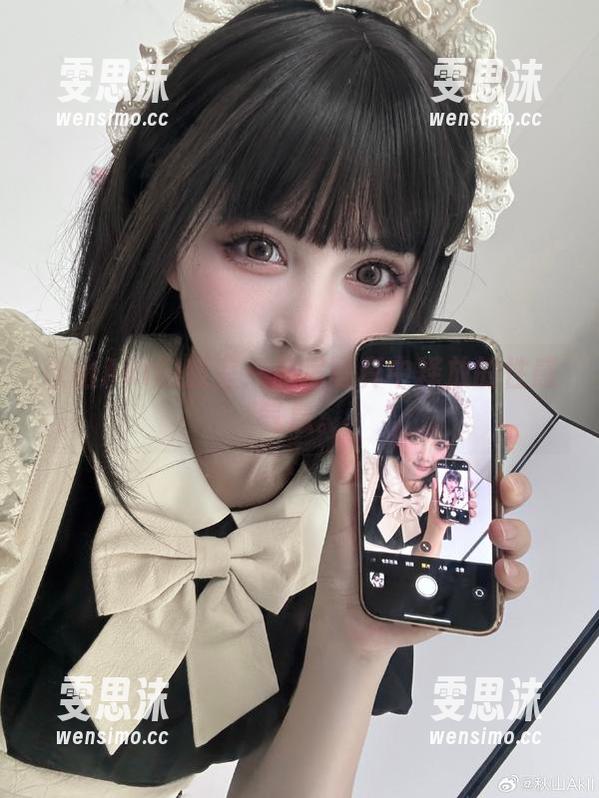 秋山AkI 秋山AkI的教室:私房写真中释放的性感气息。