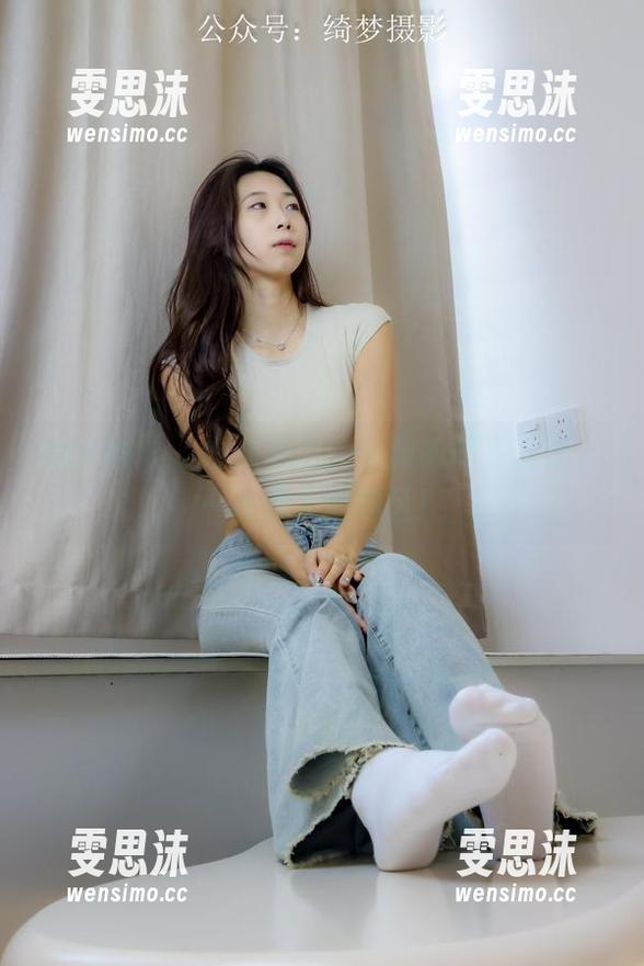 绮梦摄影 - 棉袜魅力：小莉的摄影图库，一秒进入舒适区！