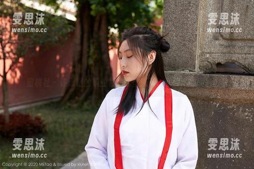 蜜桃社 - 许思铭的职业装：无圣光下，看到她的原始力量