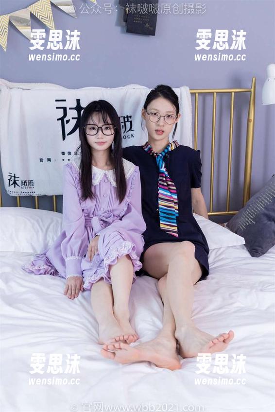 袜啵啵 - 在小安的白棉袜世界里，发现全套图集的意外惊喜