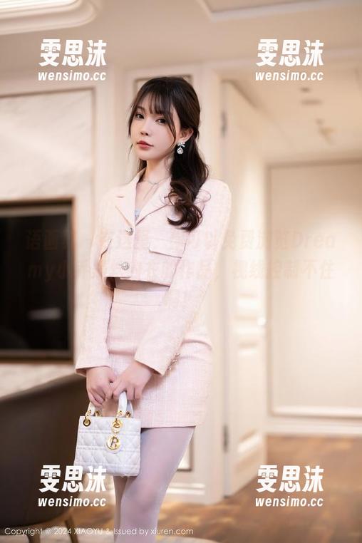 语画界 - 在这里，你可以免费浏览Dreamy小乔黑丝内衣的作品，视线控制不住啊！