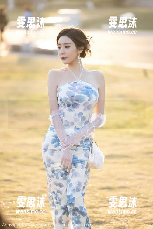 语画界 - 奶瓶最新写真集：穿越“皮衣”的梦幻迷雾
