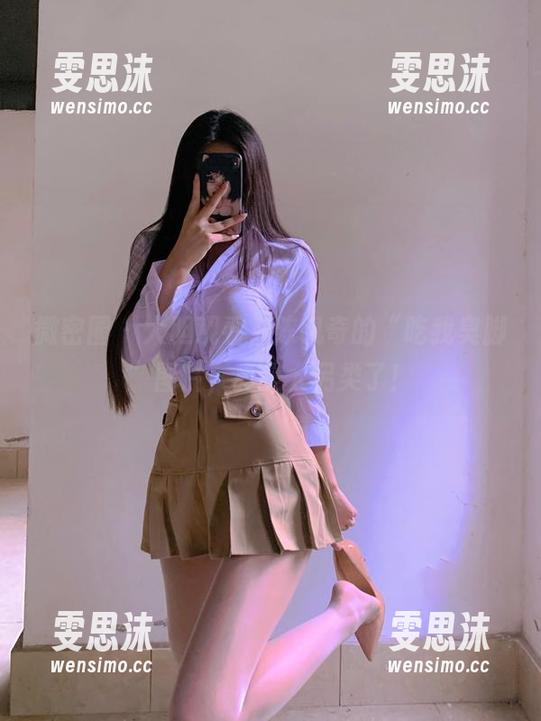 微密圈 - 大胆观看，陈佩奇的“吃我臭脚”图片，真是太另类了！