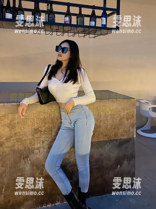 微密圈 - 看陈佩奇短裙摇曳的美丽，精选图片给你不一样的眼福！