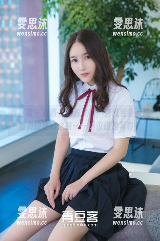 青豆客 - 婕西儿的连衣裙，壁纸变身灵感助力的奇幻之旅——不仅仅是写真！