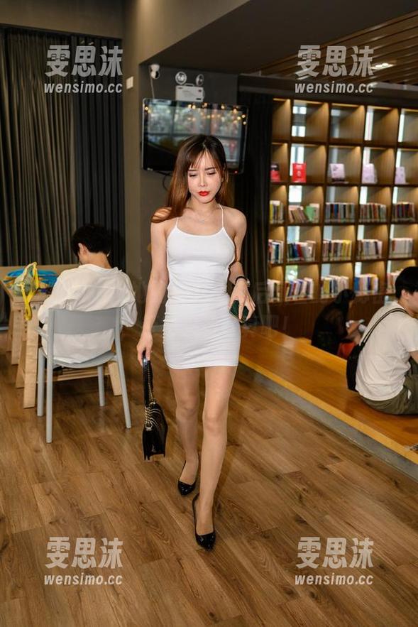 魔镜街拍：她的背影，背后藏着的小秘密，赶紧来看写真吧！