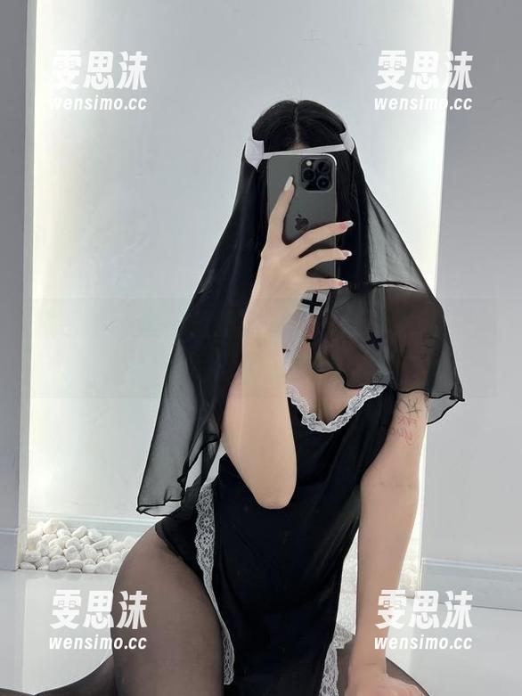 鱼神鱼 微密圈 - 鱼神鱼的美足作品分享,风格千变万化让人迷醉。