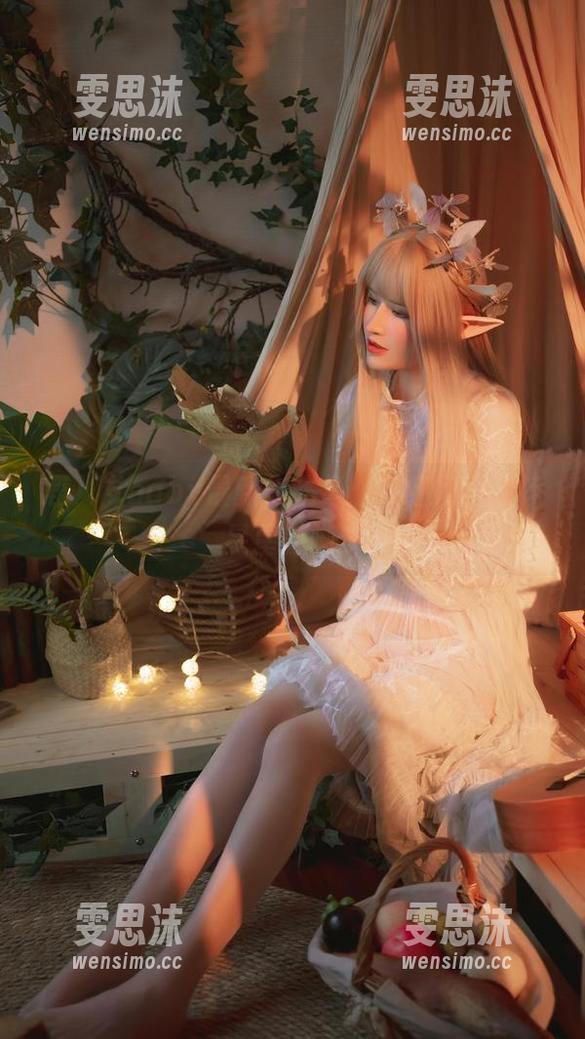 鹿八岁baby最新作品集：在红裙里寻找星星的脚步